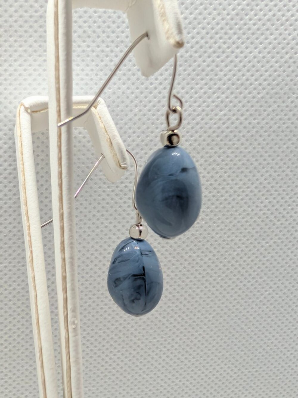 Summer Blue NWT grey blue acrylic bead french-wire fashion drop earrings - Picture 2 of 8